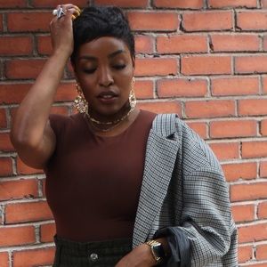 Meet your Posher, Artavia